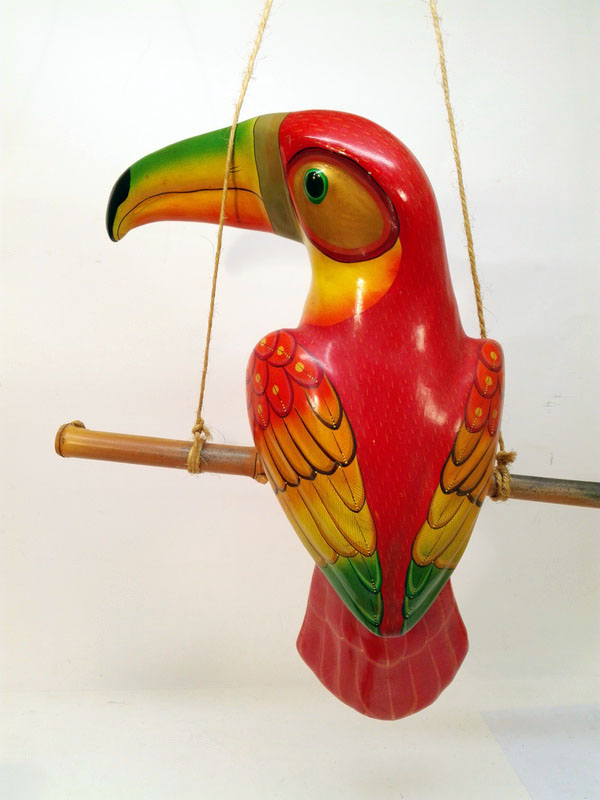 figura animal pajaro tucan colgar madera bambu 60x63x22 1u